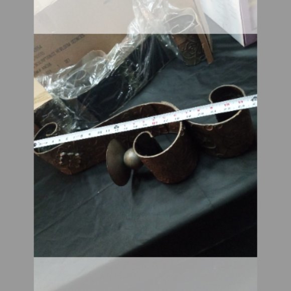 Wall Hanging Pair of S2 Heirloom Candle Holder Sconces - Picture 4 of 14